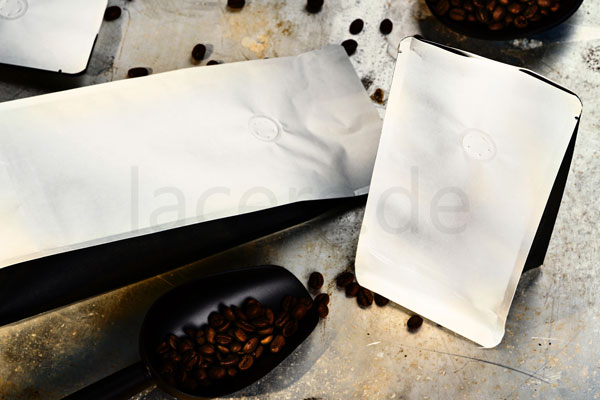Flachbodenbeutel,-Kraftpapier-weiß-schwarz_852450-V-WZ-2.jpg